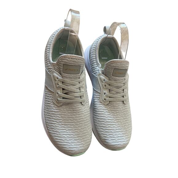 Freely Womens Sneaker Mint Green Slip On Flat Heel Elastic Lace Front Size 8.5 - Picture 1 of 4